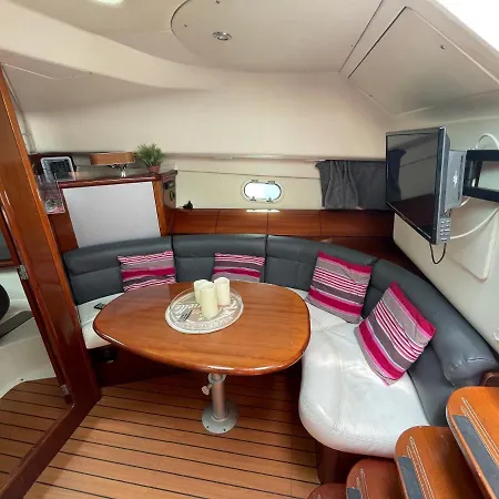 Nuit Sur Un Bateau Linge & Menage Inclus Botel *