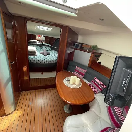 Nuit Sur Un Bateau Linge & Menage Inclus *